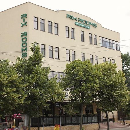 Pensiunea Rix Rooms Foksány Kültér fotó