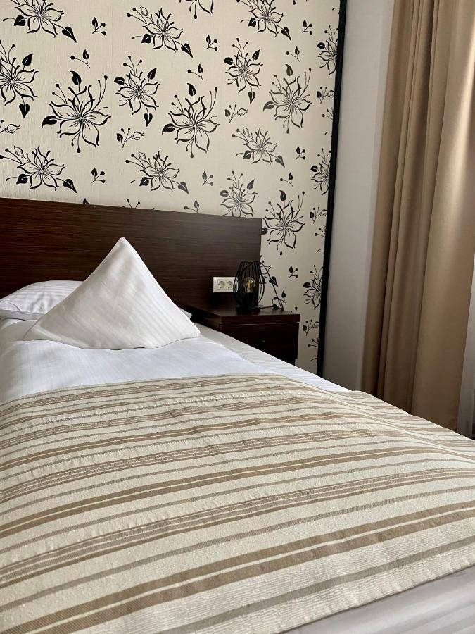 Pensiunea Rix Rooms Foksány Kültér fotó
