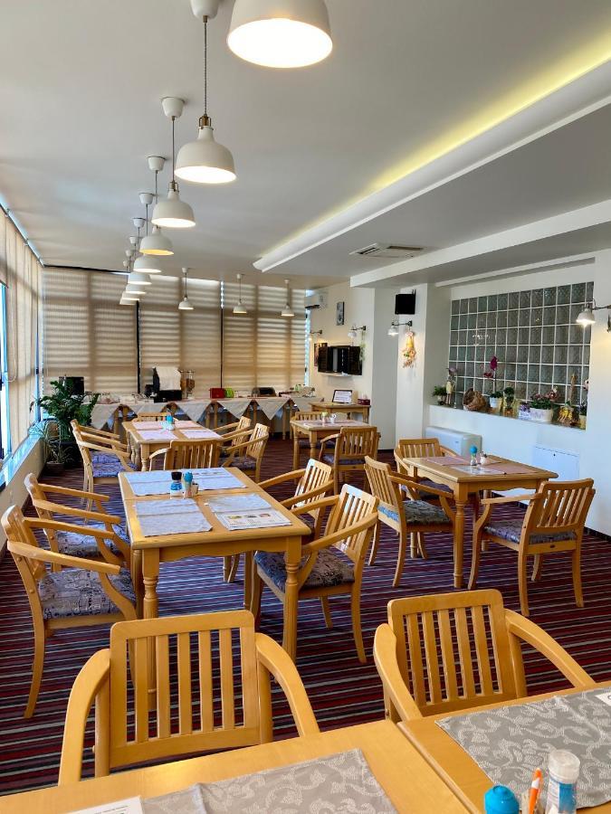 Pensiunea Rix Rooms Foksány Kültér fotó