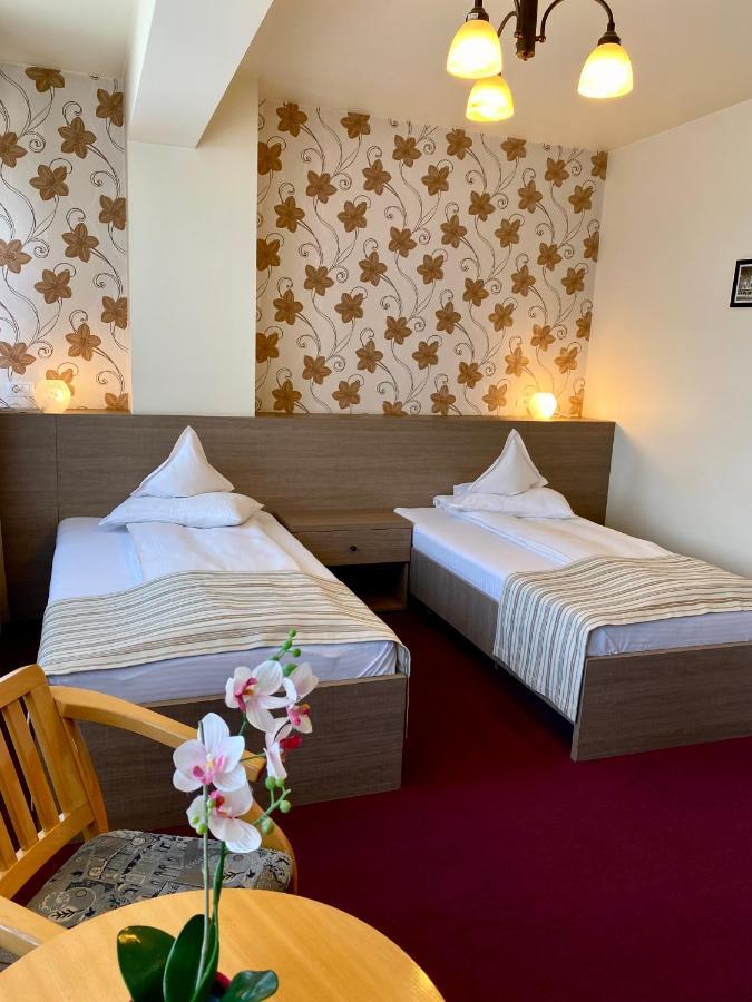 Pensiunea Rix Rooms Foksány Kültér fotó