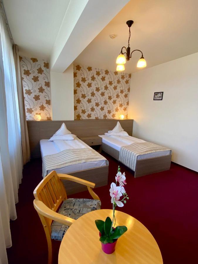 Pensiunea Rix Rooms Foksány Kültér fotó
