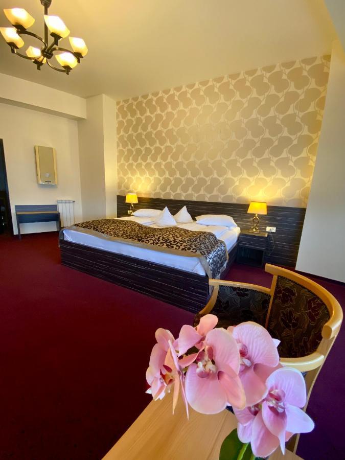 Pensiunea Rix Rooms Foksány Kültér fotó