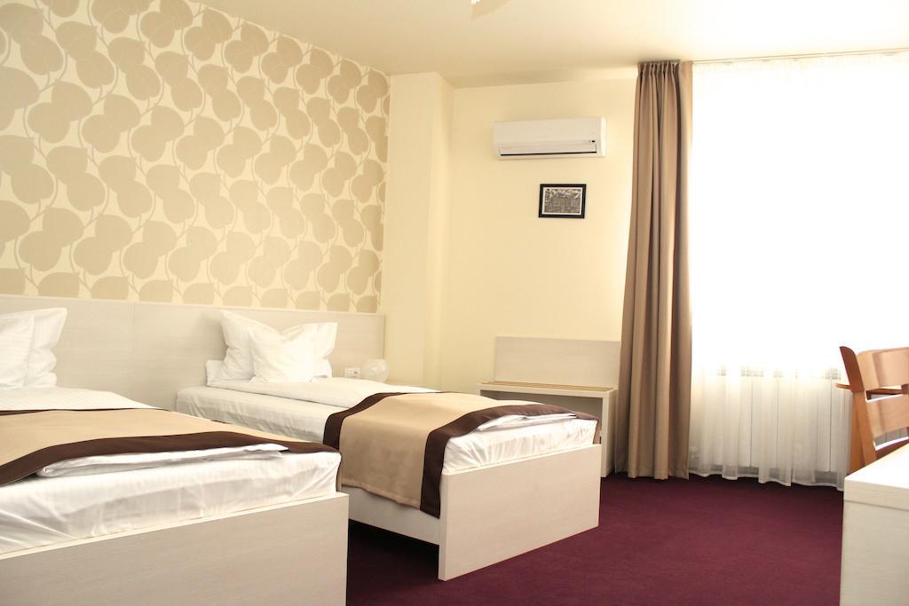 Pensiunea Rix Rooms Foksány Szoba fotó